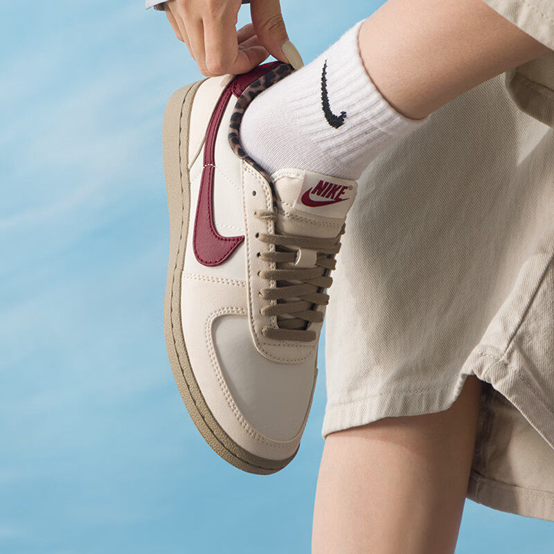 Nike Womens Sport Tennis Shoes – Outdoor Lighting Hong Kong Bewertung und Preis